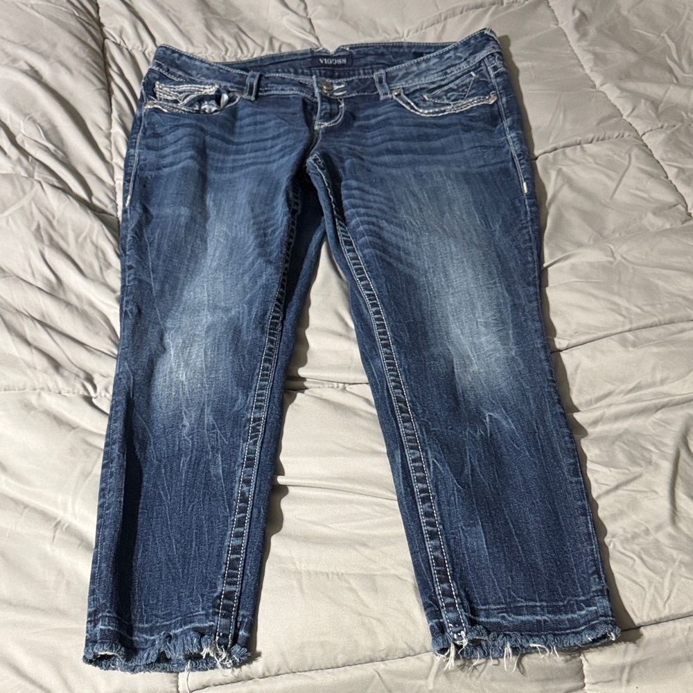 Vigoss Women's Distressed Blue Cropped Jeans